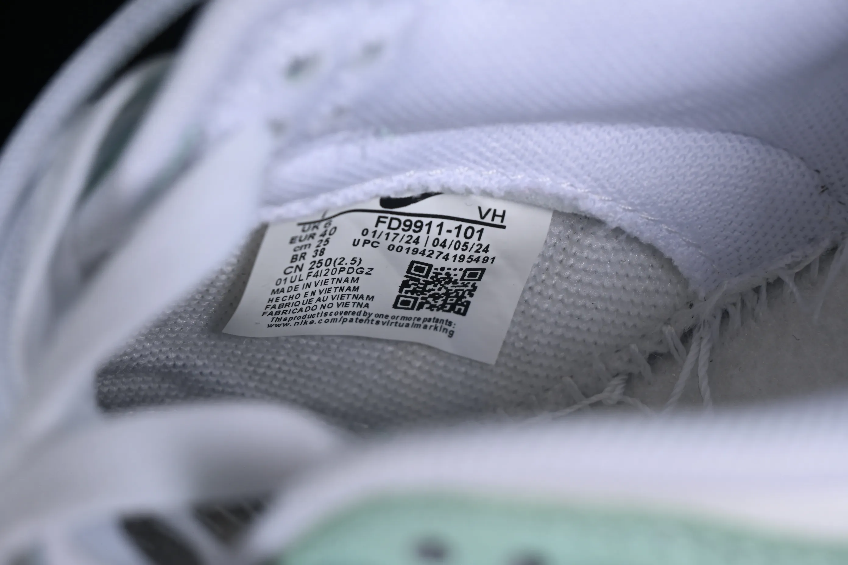 All categories Nk SB Dunk series Nk SB Dunk Low low-top sneakers Z version Nk SB Dunk Low white green SB low-top sports and leisure sneakers FD9911-101